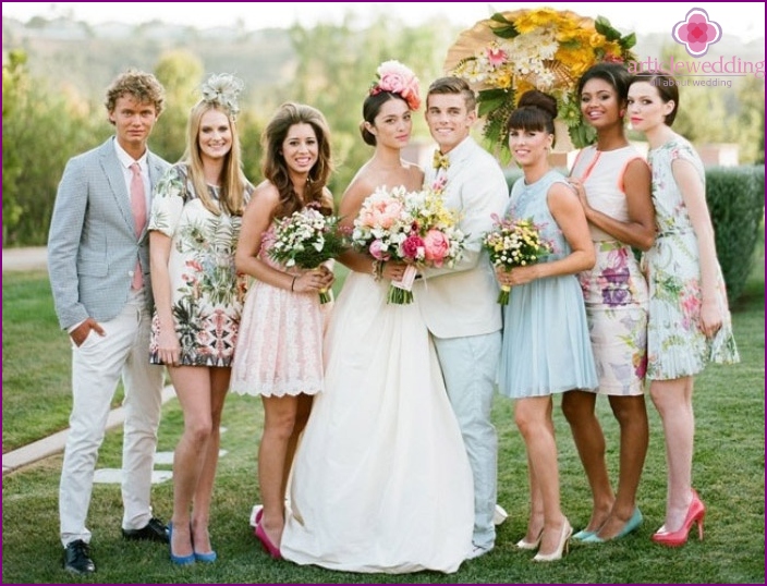 Madingos vestuvinės suknelės 2016 m