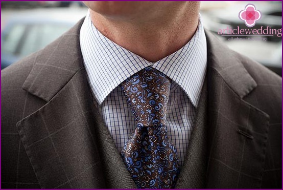 Tie to match the suit