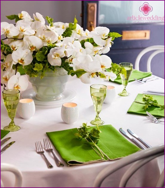 Green wedding decoration