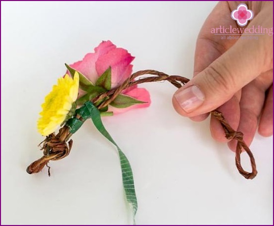 Tape the flowers and stems