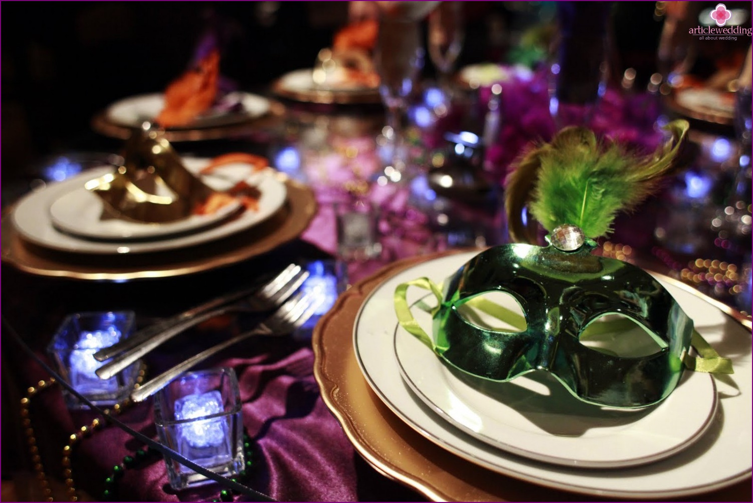 Masquerade style table decor