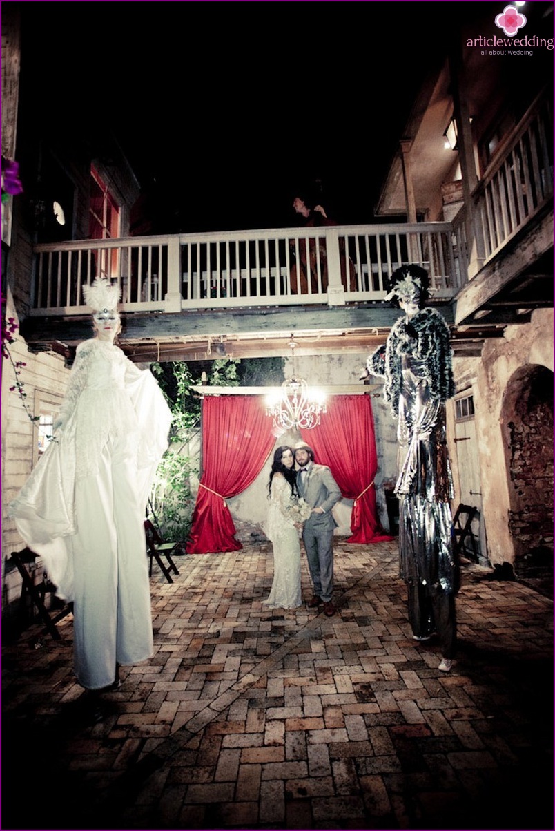 Entertainment of guests at a masquerade wedding