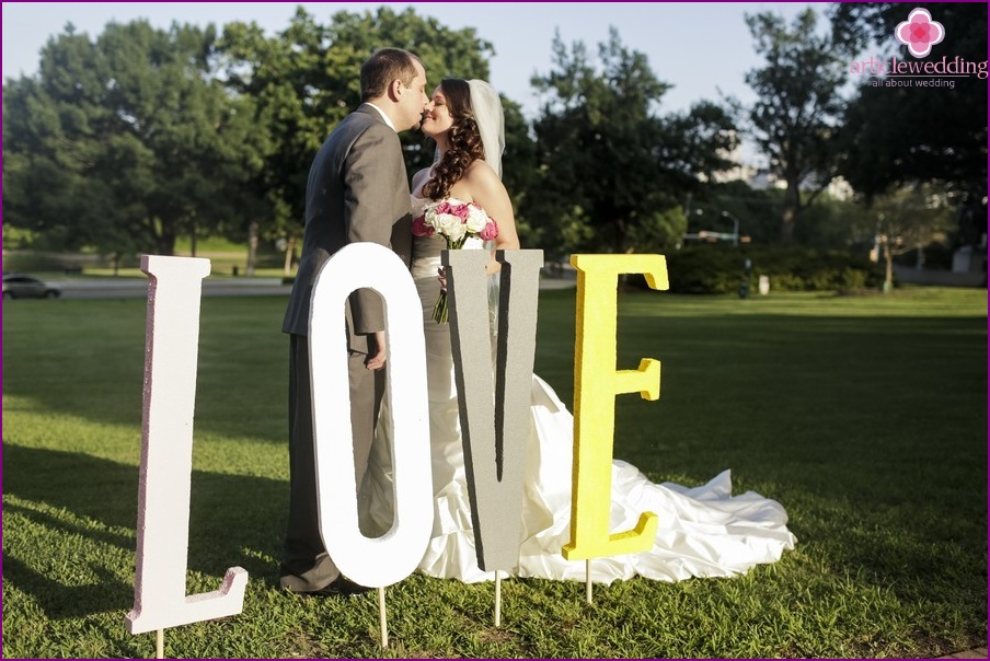 Wooden volumetric letters