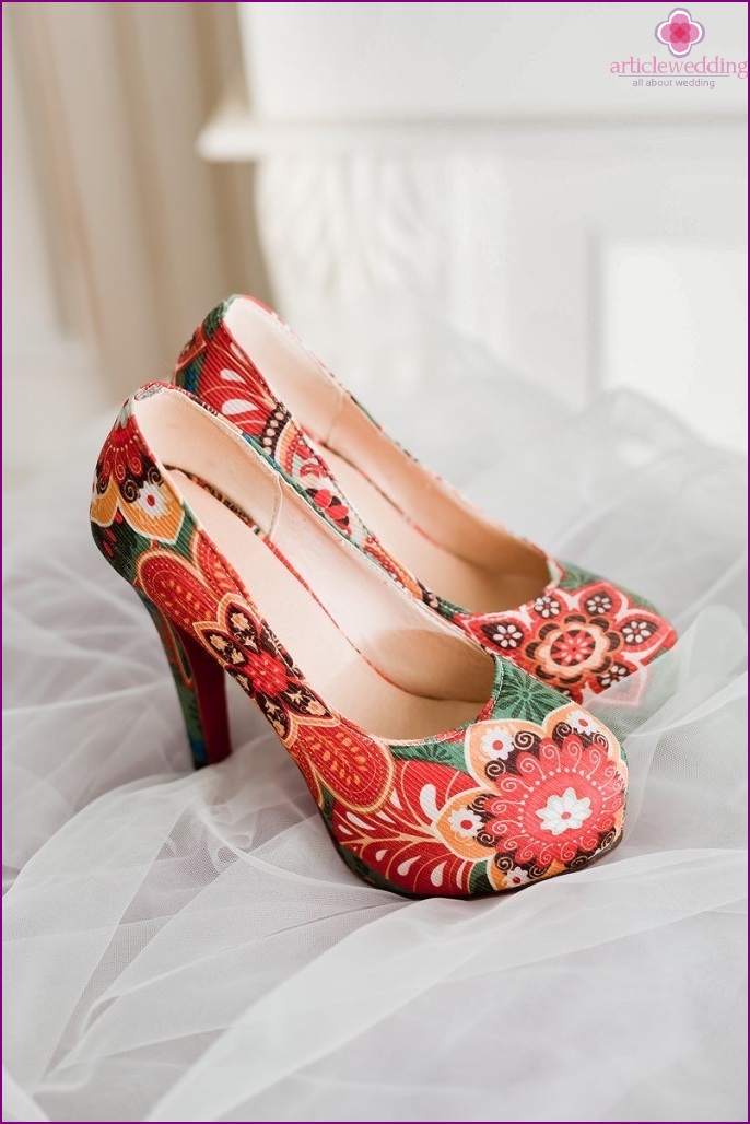 Bright wedding shoes