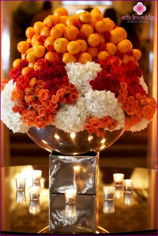 Table decoration for tangerine wedding
