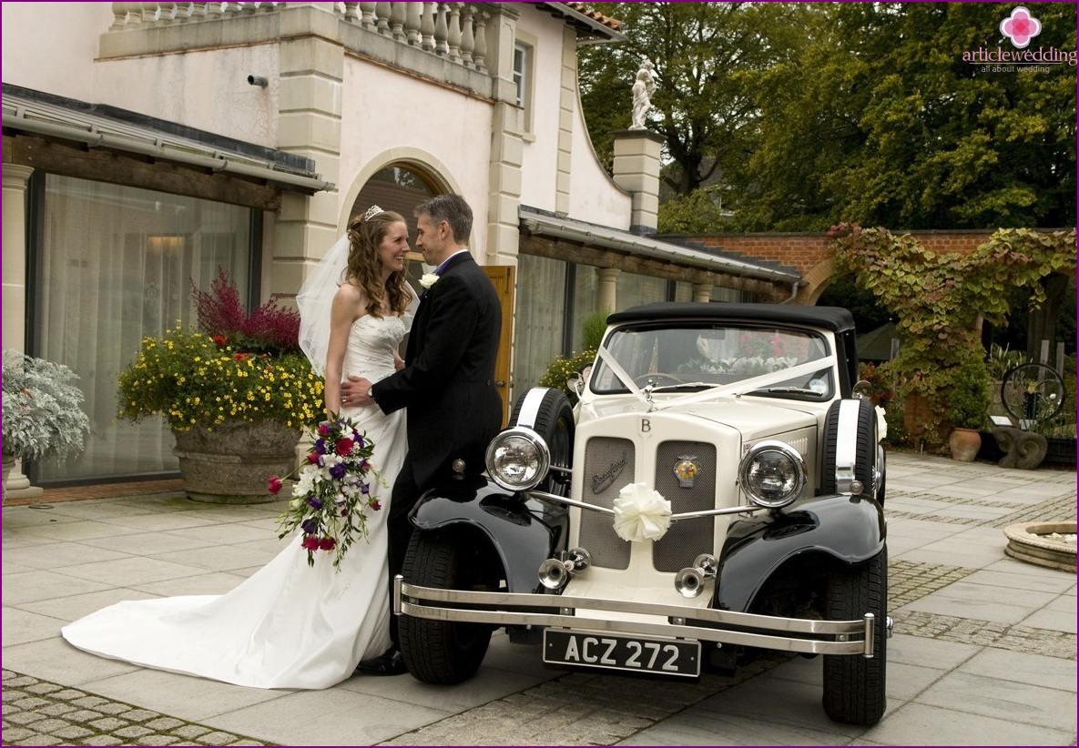 Retro cars for a wedding