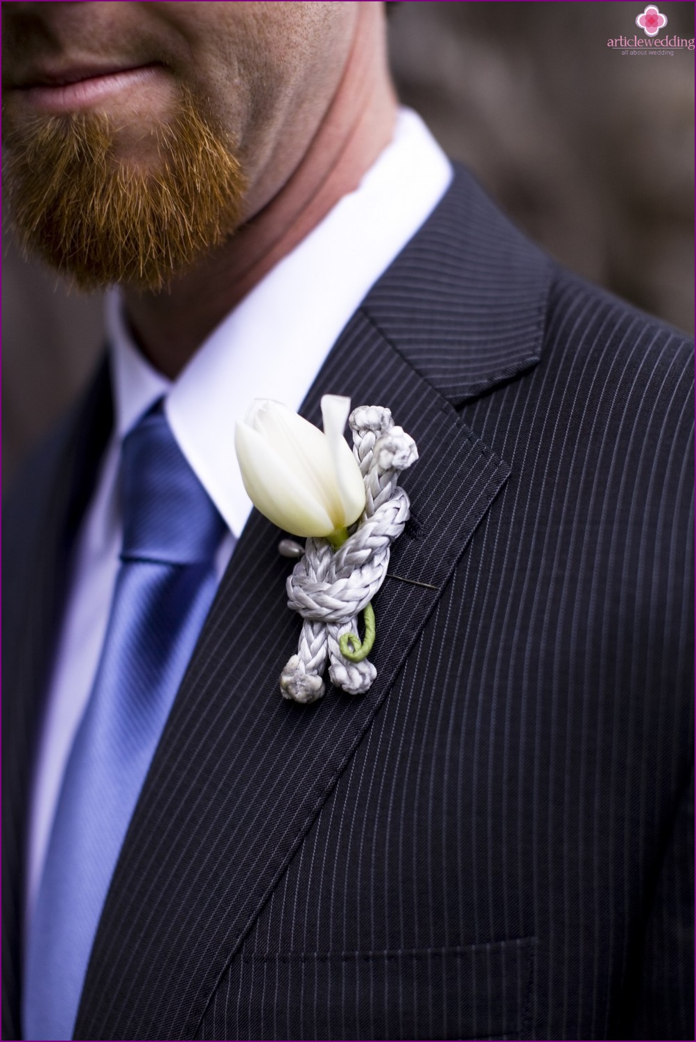 Boutonniere elegante para um casamento marinho