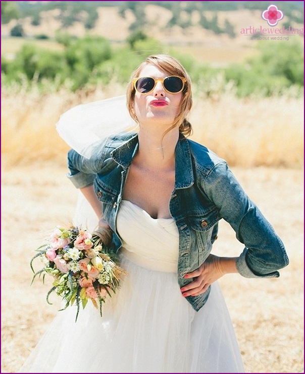 Jute in the image of a bride