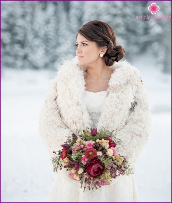 Fur coat on the bride