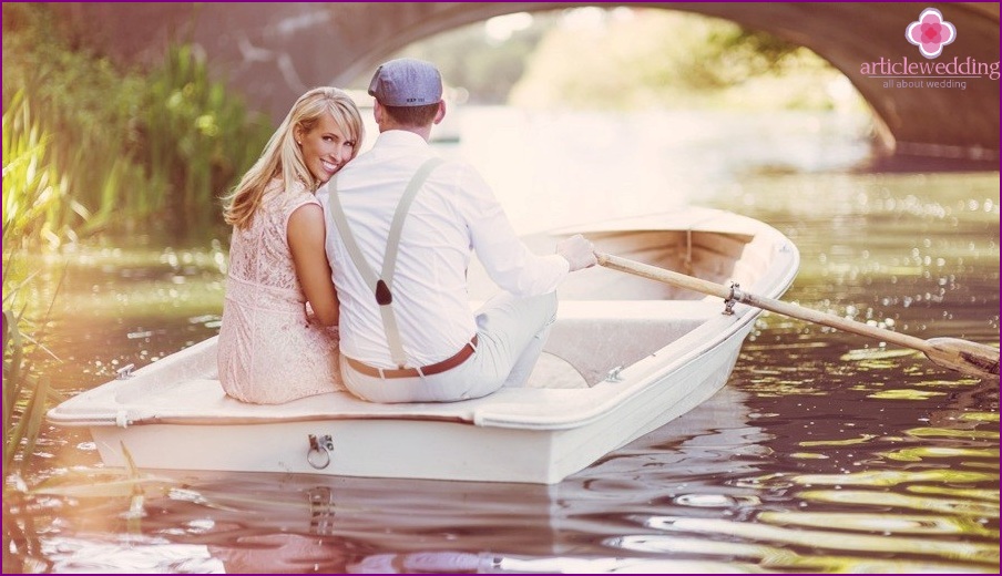 قصة حب في قارب