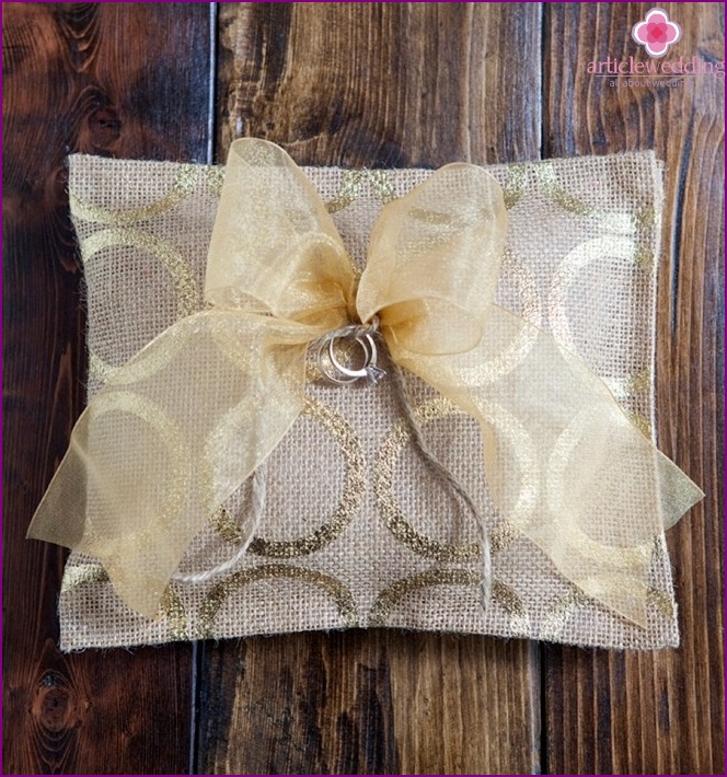 Burlap Ring Pillow