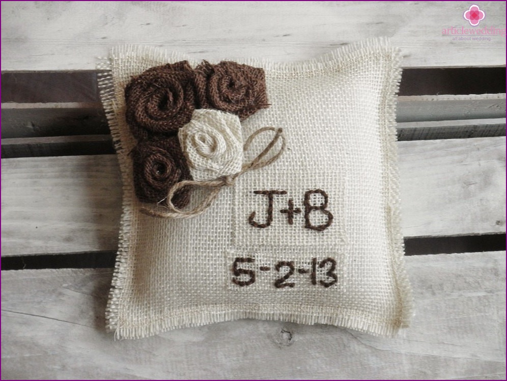 Burlap Ring Pillow