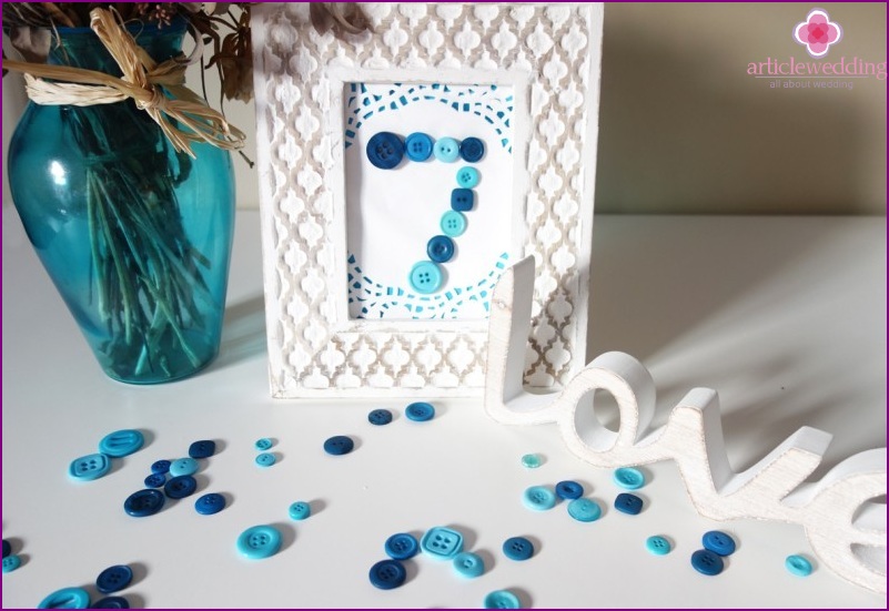 Frame and button table number