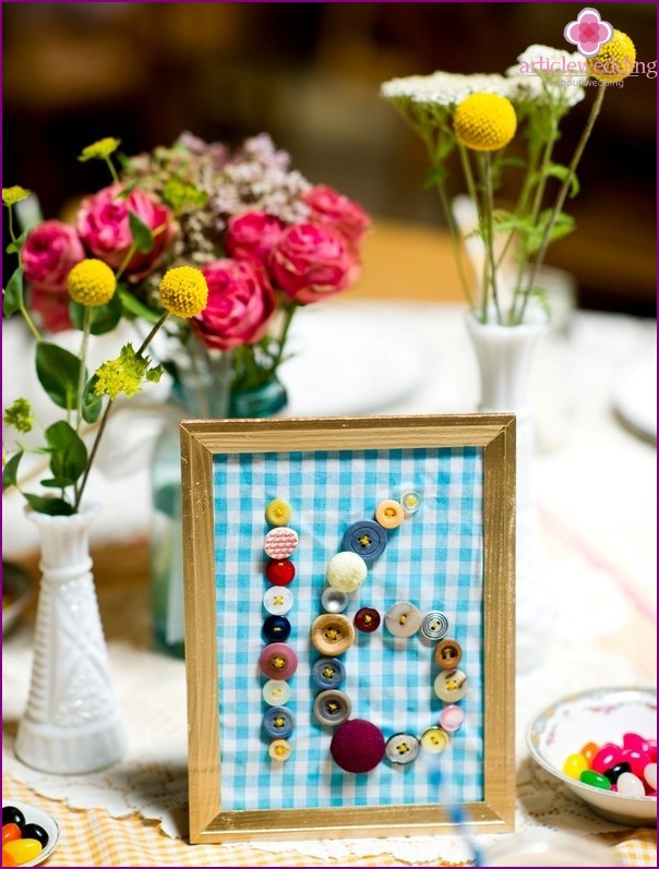 Button table number