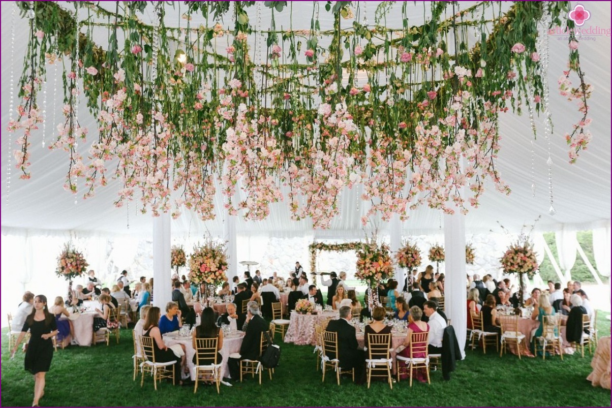 Flower ceiling