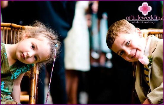 Kinder bei der Hochzeit