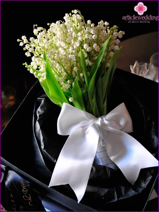 Un bouquet de lys de la vallée