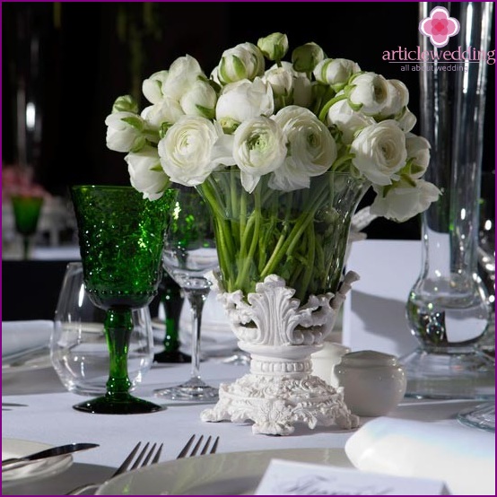 Vase comme décoration de table de mariage