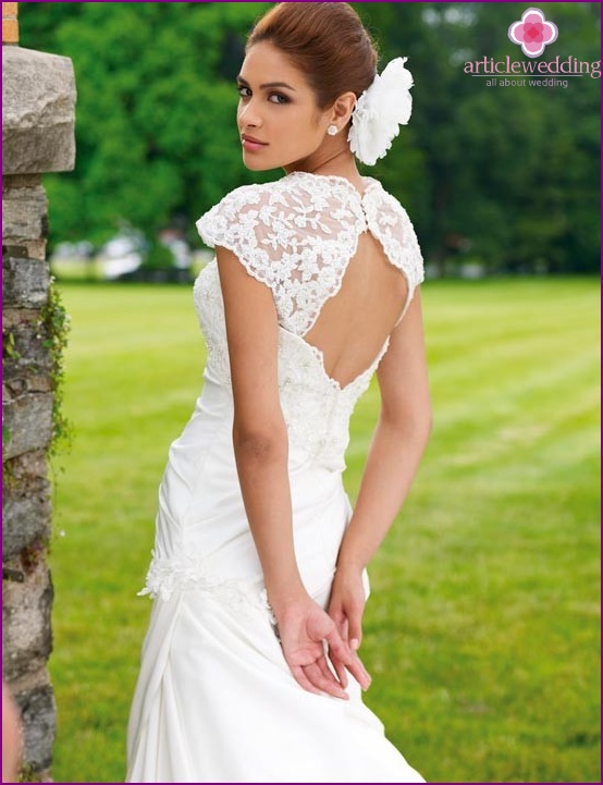 Vestido de novia Bolero con espalda abierta