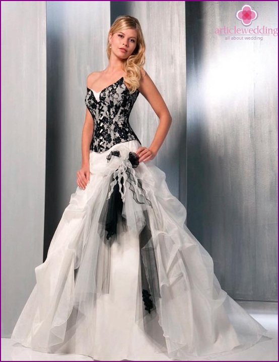 Vestido de casamento preto e branco