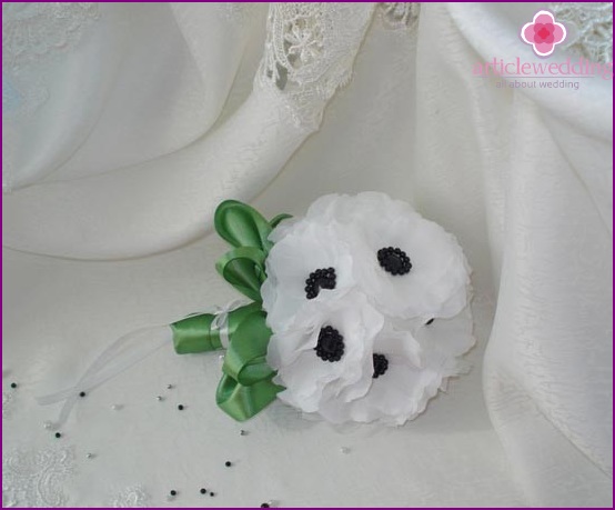 Bouquet da sposa bianco e nero