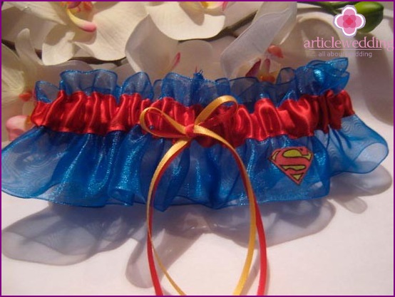 Superman style bride garter