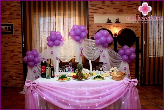 Lilac banquet table decoration