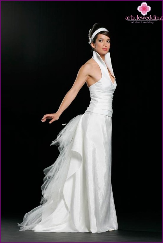 Long jazz style wedding dress