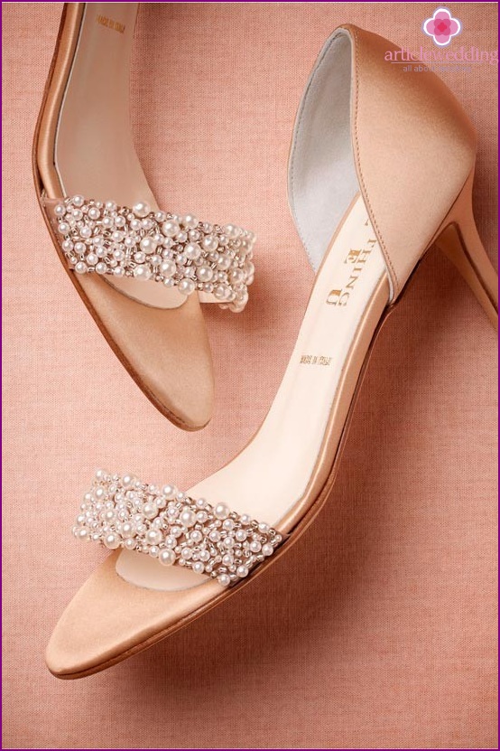 Wedding shoes for the bride