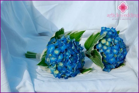 Bouquet of blue flowers
