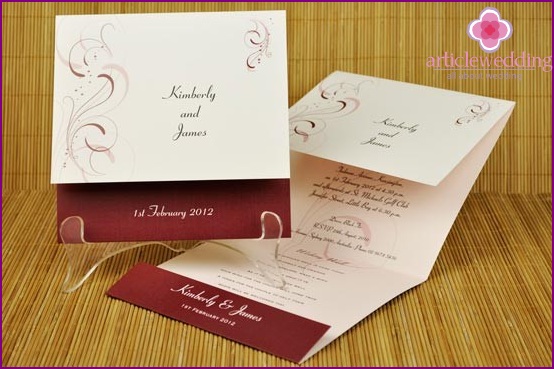 Wedding invitations in burgundy color