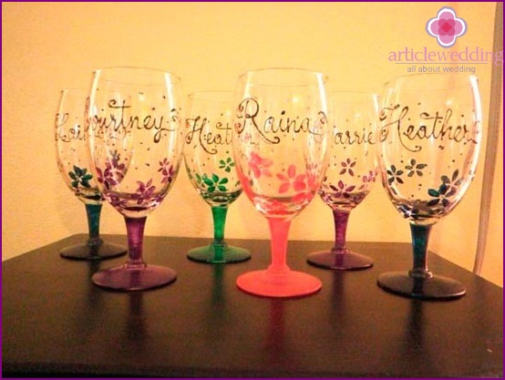 Decorative glasses for guests