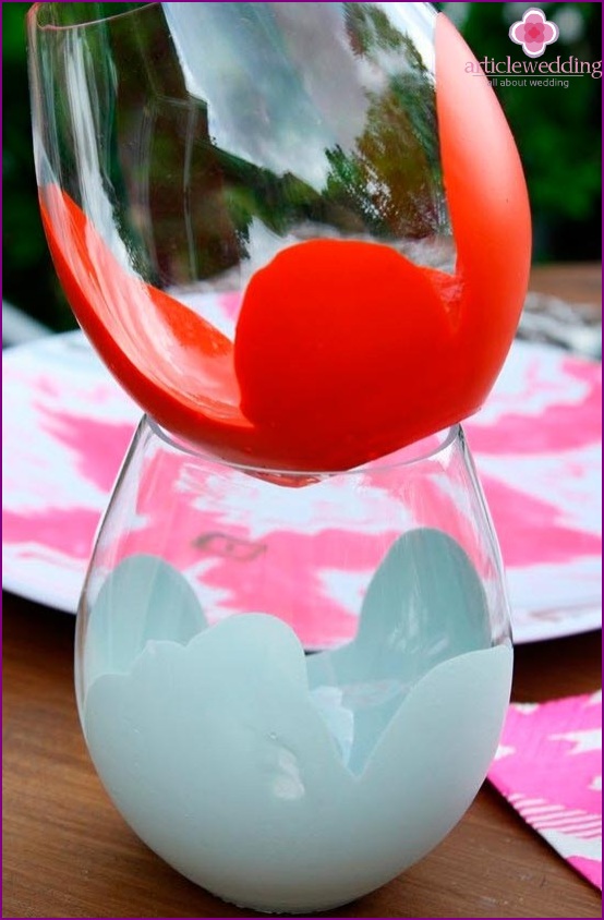 Decorative colored wine glass