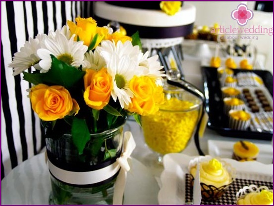 نباتات ملونة من حفل زفاف أصفر