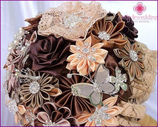 Bouquet in chocolate tones