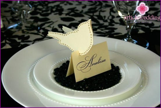 Exquisite Seating Plates