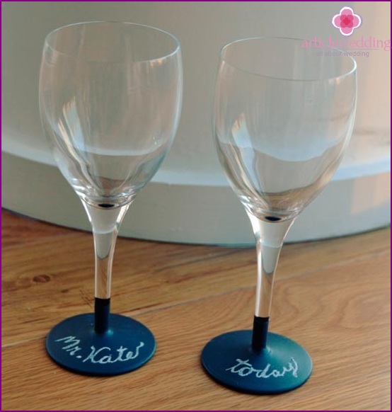 Practical glasses with inscriptions