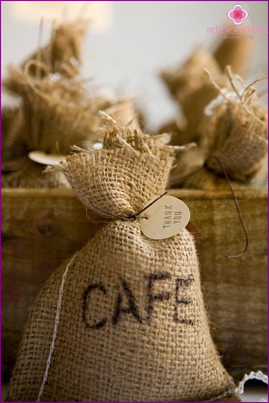 Coffee beans in a pouch - wedding bonbonniere