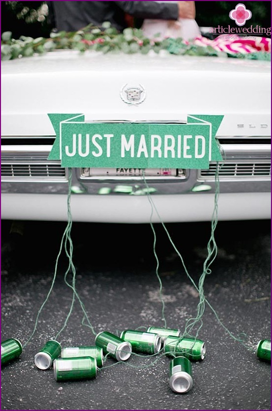 Wedding car with tied banks