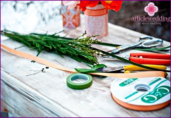 Materialien zur Herstellung von Boutonnieres mit Mohn