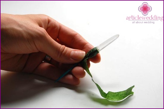 Wrap the foot of the buttonhole with floral tape