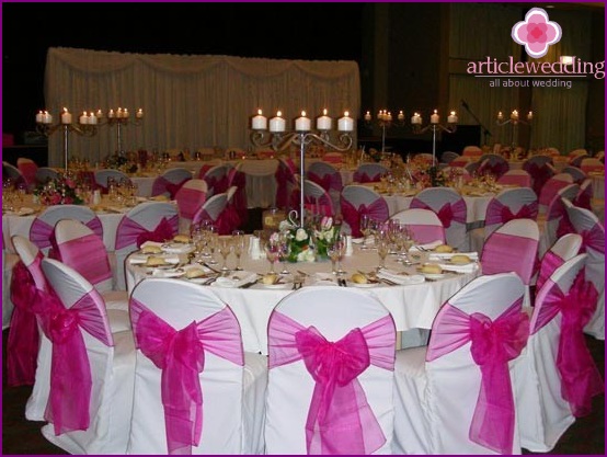 Let's color the wedding in fuchsia colors