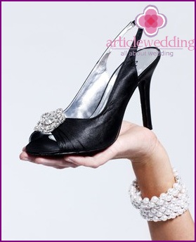 Fekete női cipő