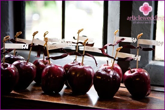 Ripe Seedling Apples