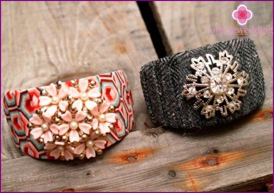 Fashionable bracelets for bridesmaids