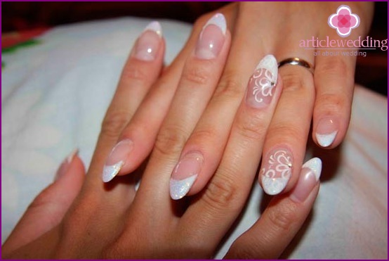 Oval shape of nails