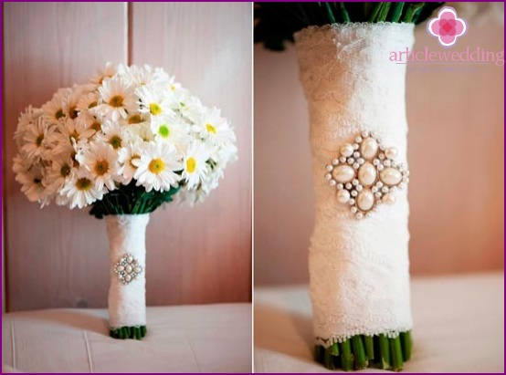 Wedding bouquet with lace