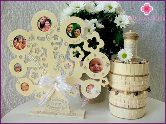 Wooden photo frame