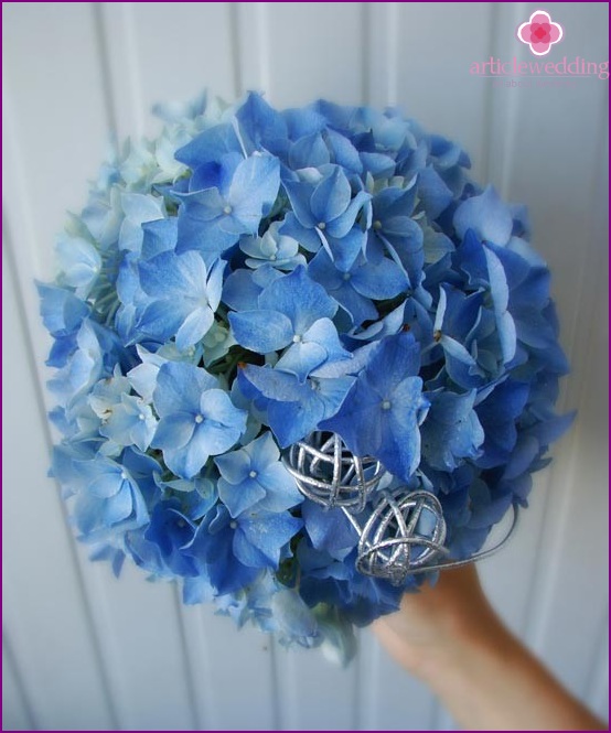 Fashionable hydrangea bouquet