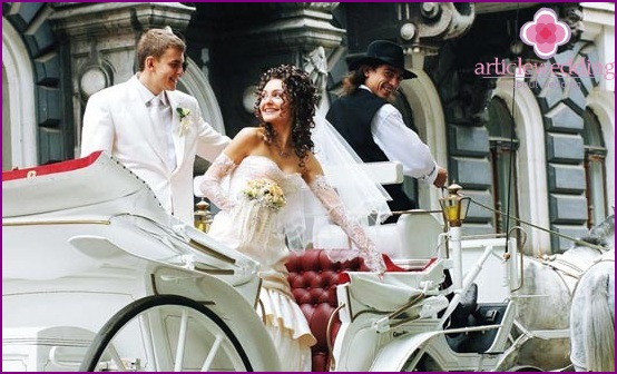 Paseo en carruaje de boda